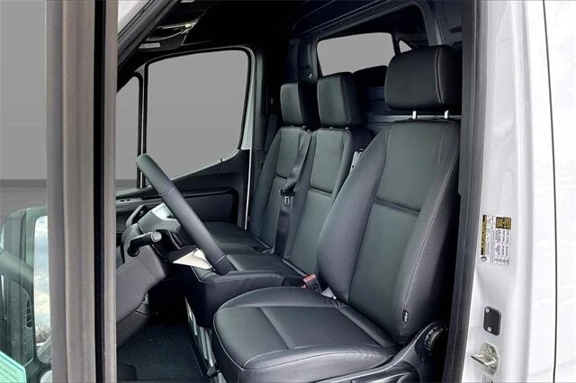 2025 Mercedes-Benz VS30 Sprinter - Image 12 of 17