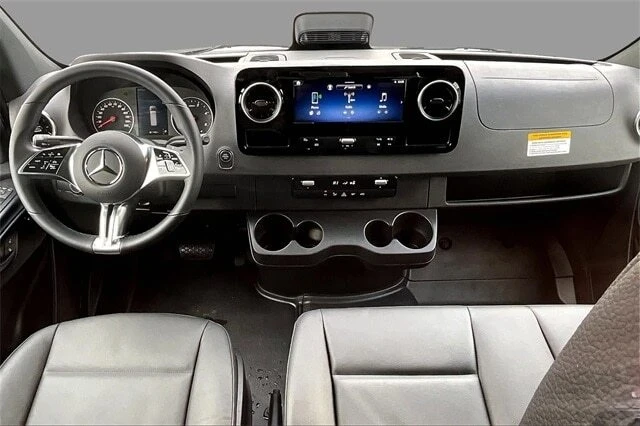 2025 Mercedes-Benz VS30 Sprinter - Image 7 of 17