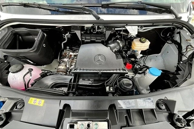 2025 Mercedes-Benz VS30 Sprinter - Image 14 of 17