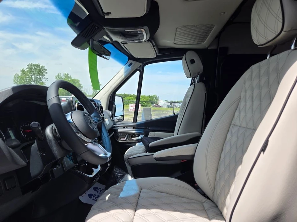 2025 Mercedes-Benz VS30 Sprinter - Image 13 of 21