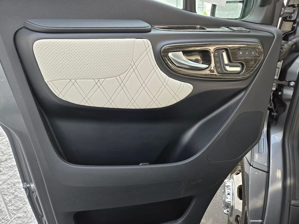 2025 Mercedes-Benz VS30 Sprinter - Image 11 of 12