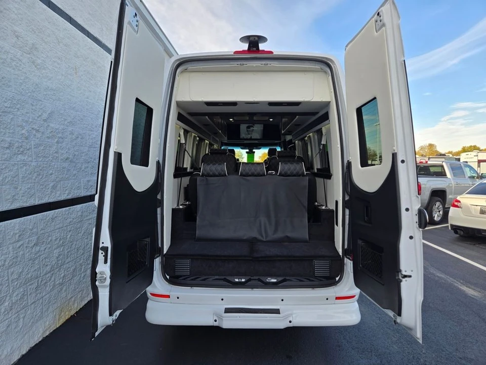2025 Mercedes-Benz VS30 Sprinter - Image 9 of 21