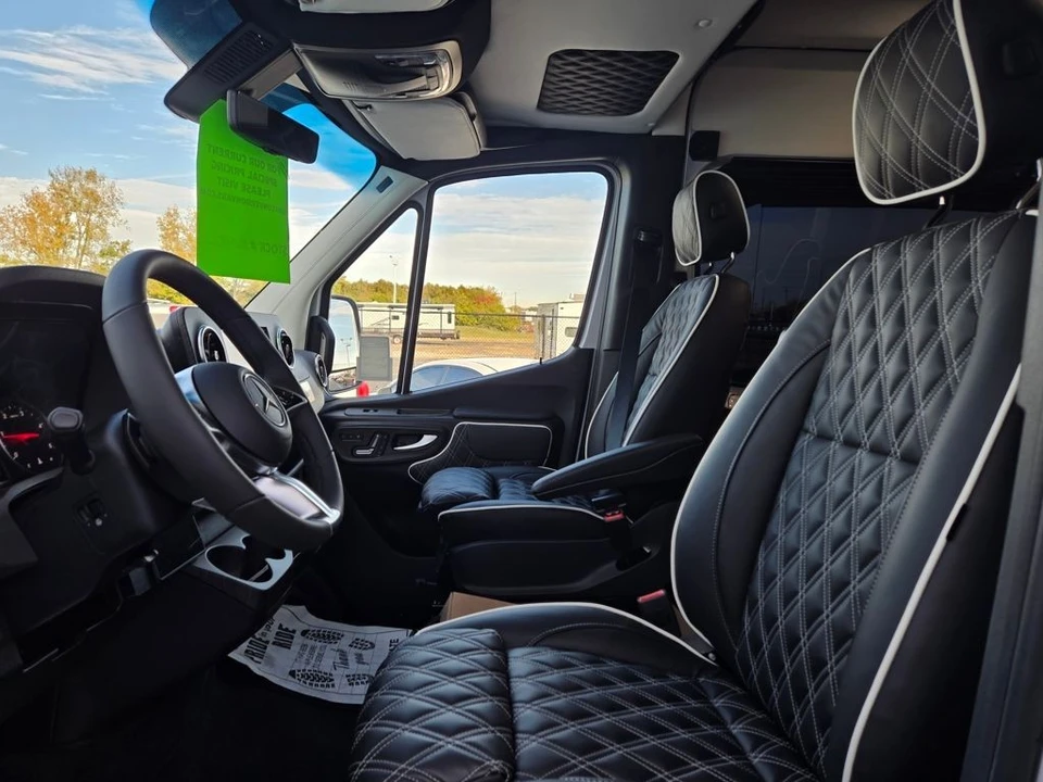 2025 Mercedes-Benz VS30 Sprinter - Image 8 of 21