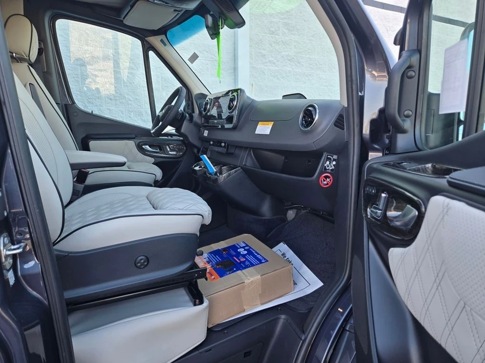 2025 Mercedes-Benz VS30 Sprinter - Image 12 of 21