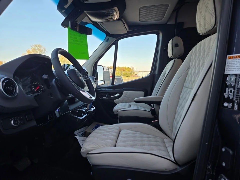 2025 Mercedes-Benz VS30 Sprinter - Image 11 of 12