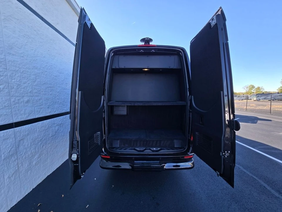 2025 Mercedes-Benz VS30 Sprinter - Image 4 of 21
