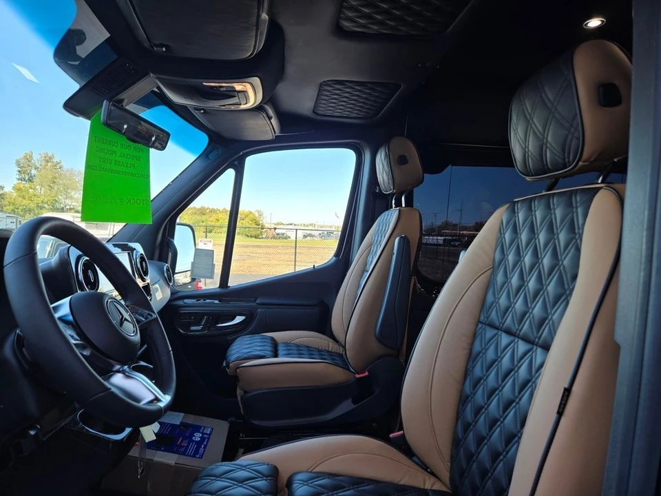 2025 Mercedes-Benz VS30 Sprinter - Image 9 of 12