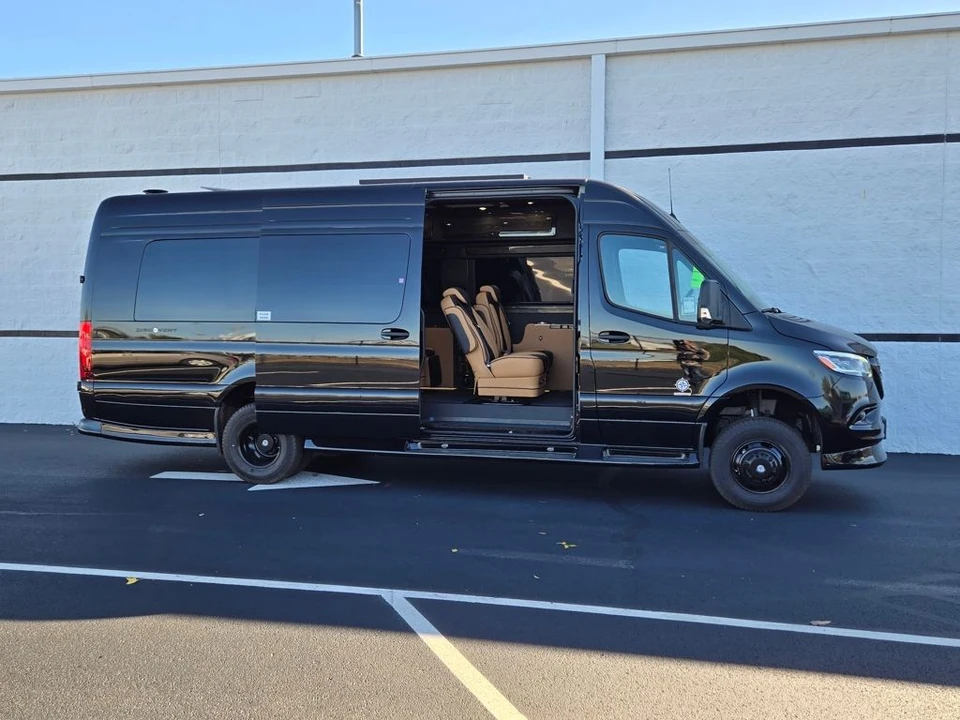 2025 Mercedes-Benz VS30 Sprinter - Image 13 of 21