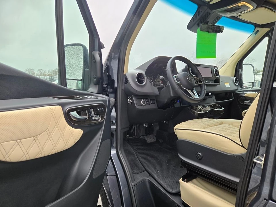 2025 Mercedes-Benz VS30 Sprinter - Image 7 of 21