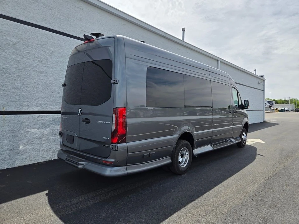2025 Mercedes-Benz VS30 Sprinter - Image 6 of 21