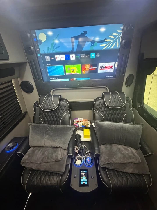 2025 Mercedes-Benz VS30 Sprinter - Image 6 of 12