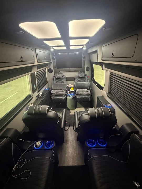 2025 Mercedes-Benz VS30 Sprinter - Image 9 of 12