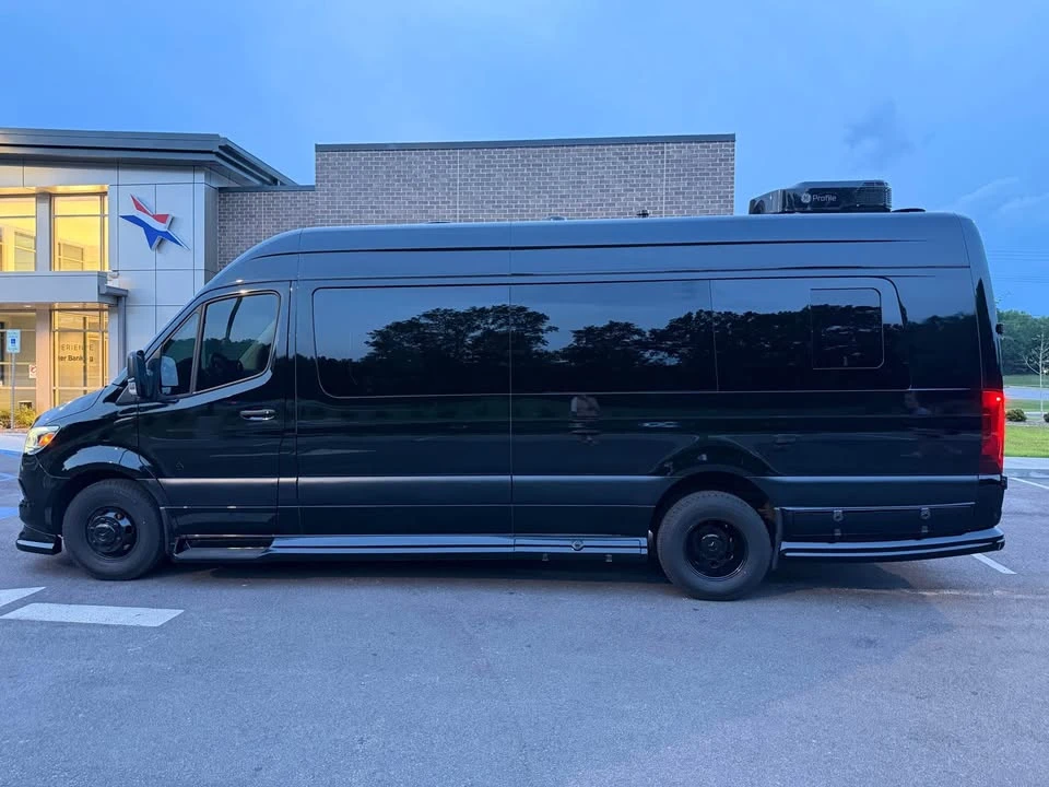 2025 Mercedes-Benz VS30 Sprinter - Image 8 of 9