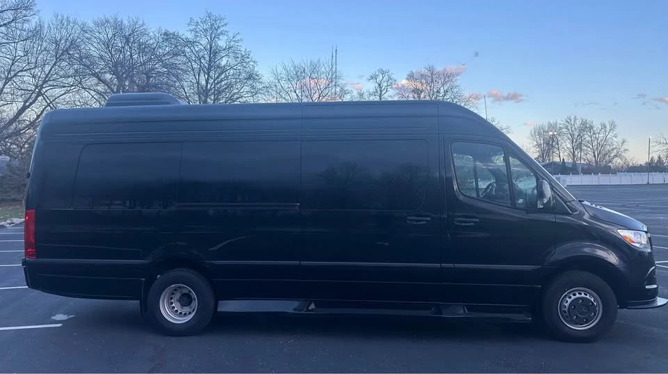2025 Mercedes-Benz VS30 Sprinter - Image 4 of 19