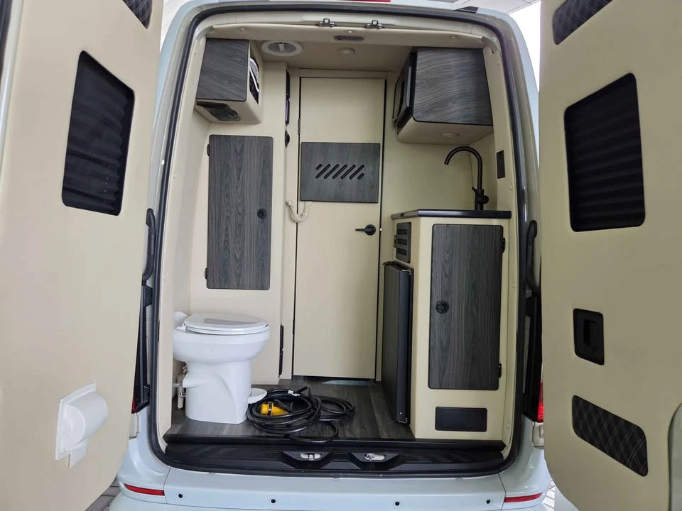 2025 Mercedes-Benz VS30 Sprinter - Image 11 of 12