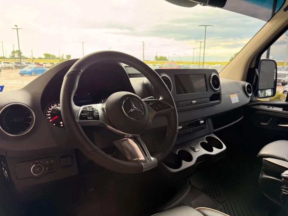 2025 Mercedes-Benz VS30 Sprinter - Image 7 of 12