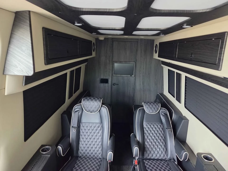 2025 Mercedes-Benz VS30 Sprinter - Image 4 of 12