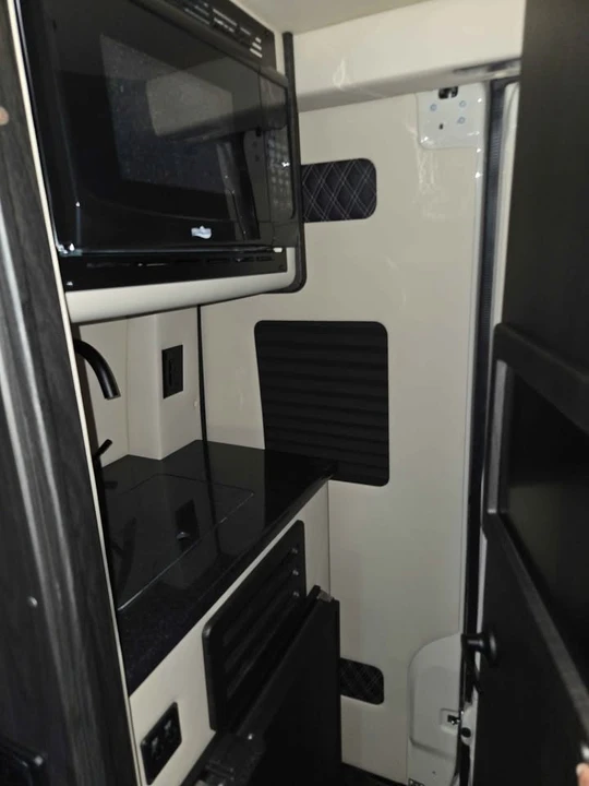 2025 Mercedes-Benz VS30 Sprinter - Image 7 of 12