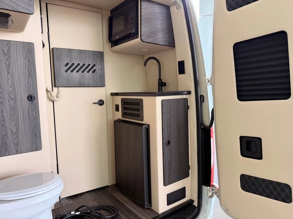2025 Mercedes-Benz VS30 Sprinter - Image 12 of 12