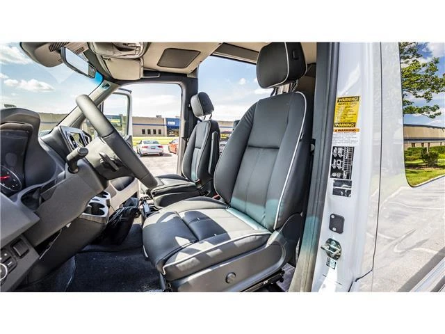 2025 Mercedes-Benz VS30 Sprinter - Image 10 of 21