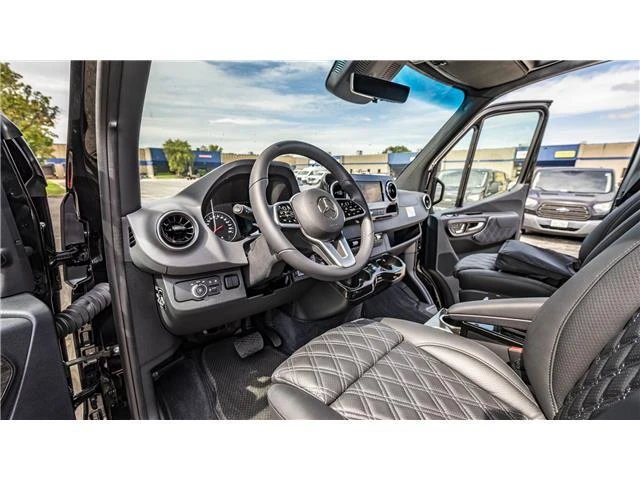 2025 Mercedes-Benz VS30 Sprinter - Image 13 of 21