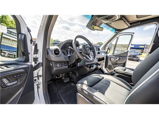2025 Mercedes-Benz VS30 Sprinter - Image 12 of 21