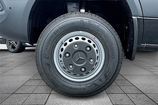 2025 Mercedes-Benz VS30 Sprinter - Image 15 of 18