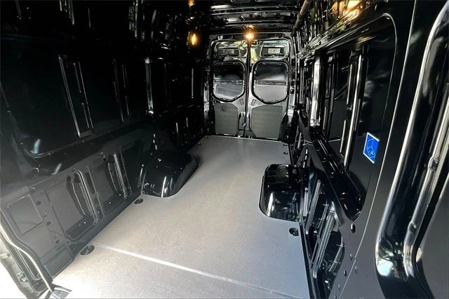 2025 Mercedes-Benz VS30 Sprinter - Image 13 of 18