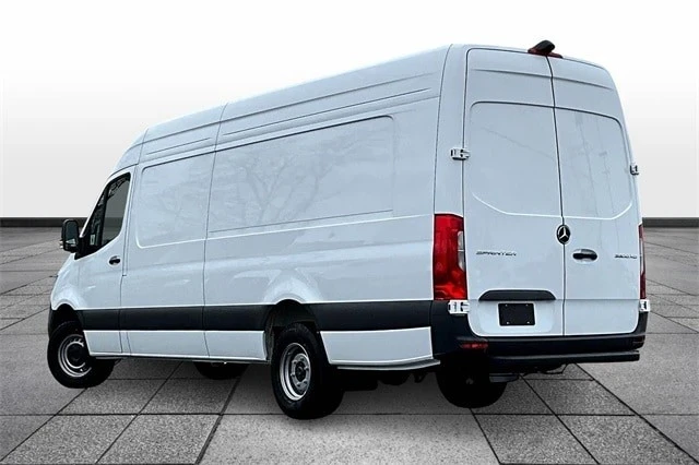 2025 Mercedes-Benz VS30 Sprinter - Image 4 of 18