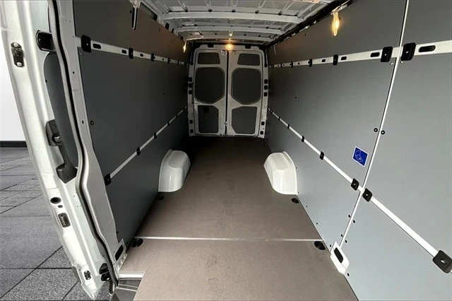 2025 Mercedes-Benz VS30 Sprinter - Image 13 of 18