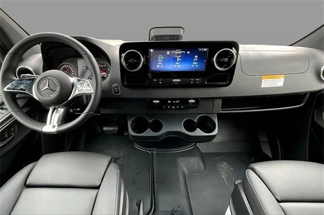 2025 Mercedes-Benz VS30 Sprinter - Image 7 of 18