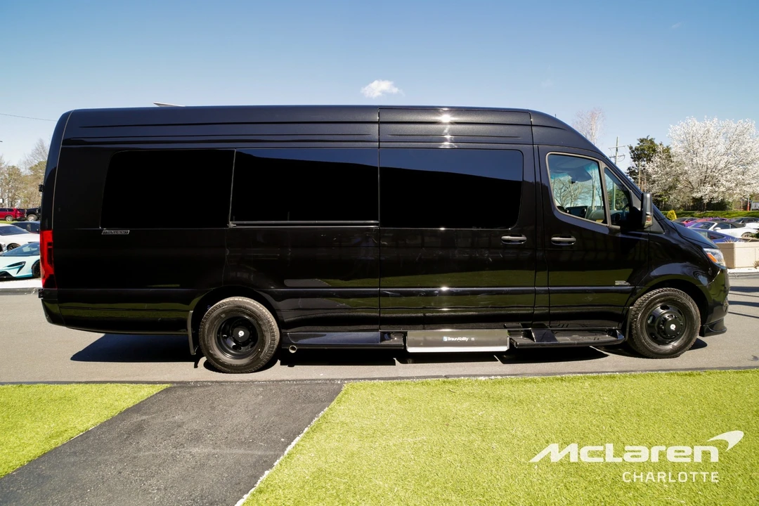2025 Mercedes-Benz VS30 Sprinter - Image 9 of 12