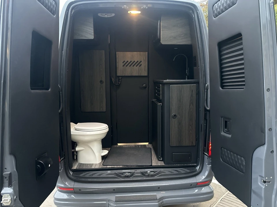 2025 Mercedes-Benz VS30 Sprinter - Image 7 of 8