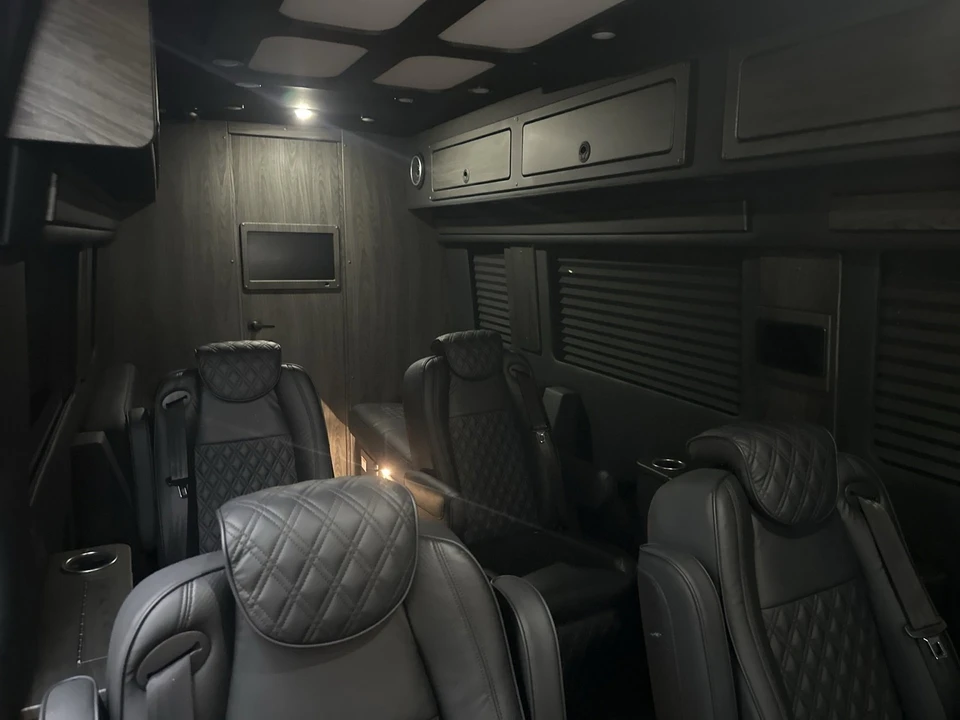 2025 Mercedes-Benz VS30 Sprinter - Image 6 of 8
