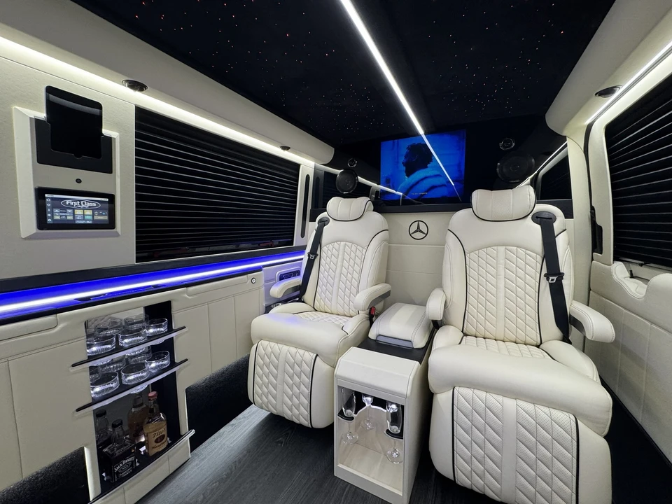 2025 Mercedes-Benz VS30 Sprinter - Image 15 of 20