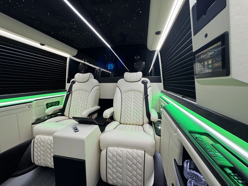 2025 Mercedes-Benz VS30 Sprinter - Image 14 of 20