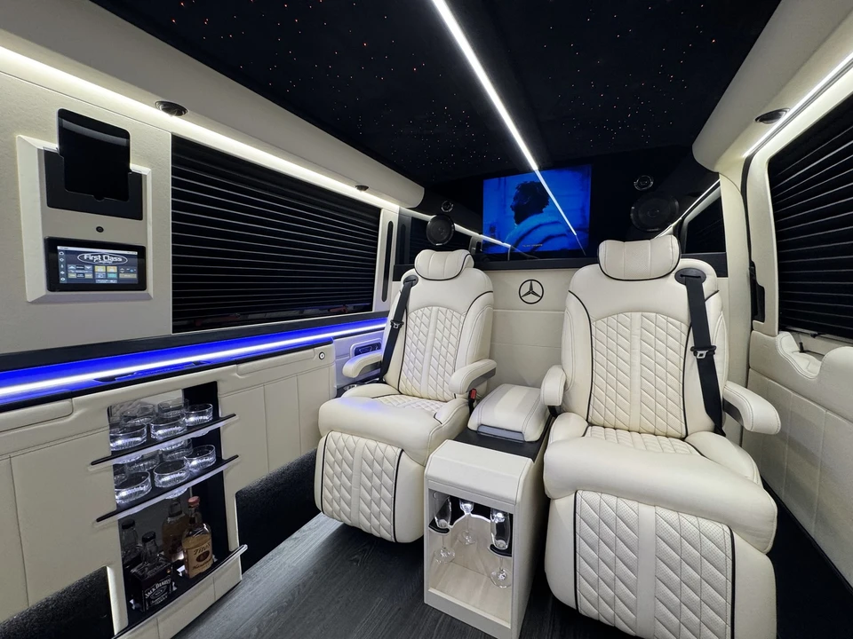 2025 Mercedes-Benz VS30 Sprinter - Image 7 of 20