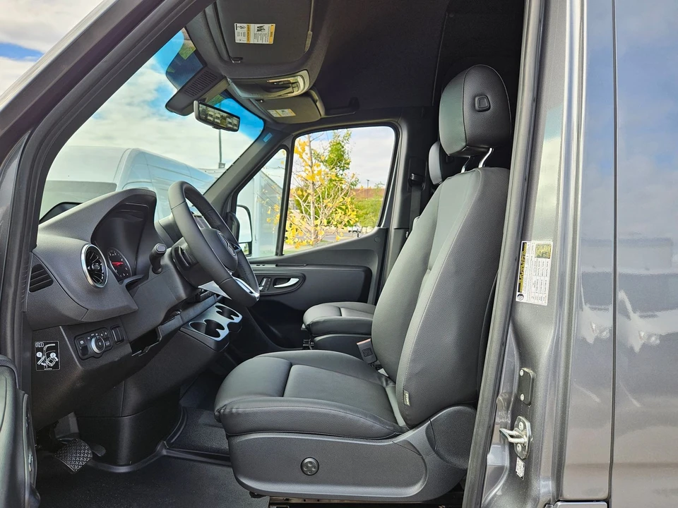 2025 Mercedes-Benz VS30 Sprinter - Image 11 of 21