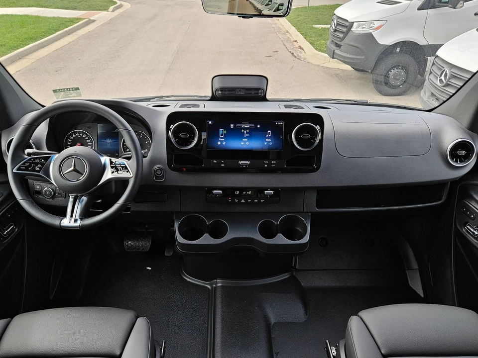 2025 Mercedes-Benz VS30 Sprinter - Image 8 of 21