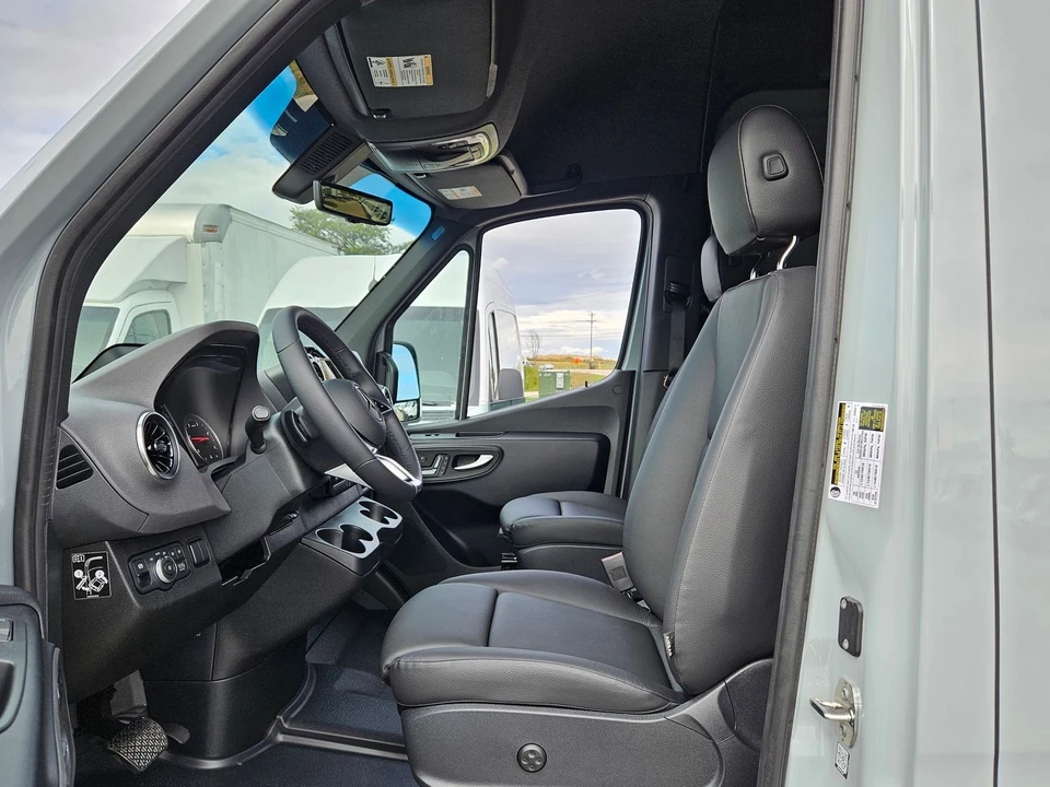 2025 Mercedes-Benz VS30 Sprinter - Image 7 of 21