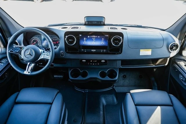 2025 Mercedes-Benz VS30 Sprinter - Image 10 of 12