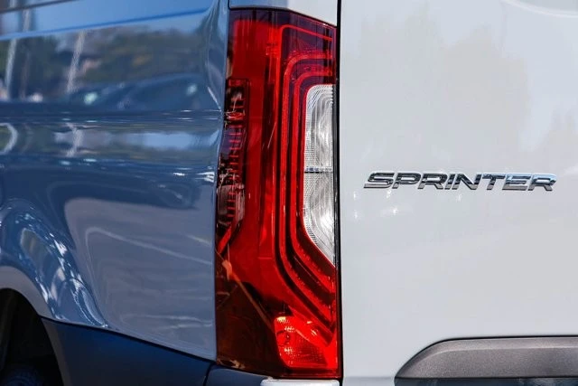 2025 Mercedes-Benz VS30 Sprinter - Image 8 of 12