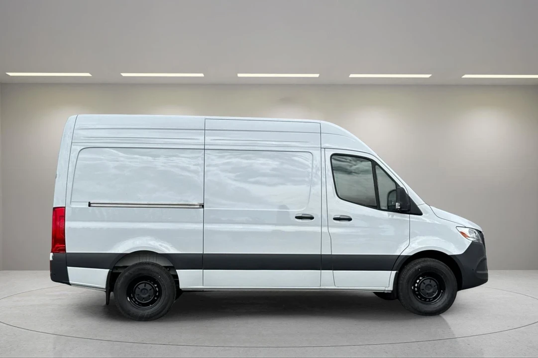 2025 Mercedes-Benz VS30 Sprinter - Image 3 of 12