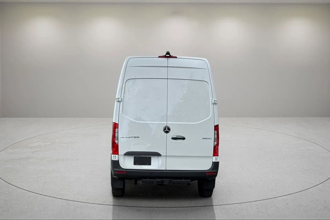2025 Mercedes-Benz VS30 Sprinter - Image 5 of 12