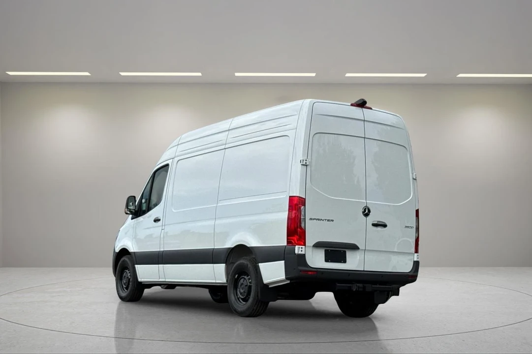 2025 Mercedes-Benz VS30 Sprinter - Image 6 of 12