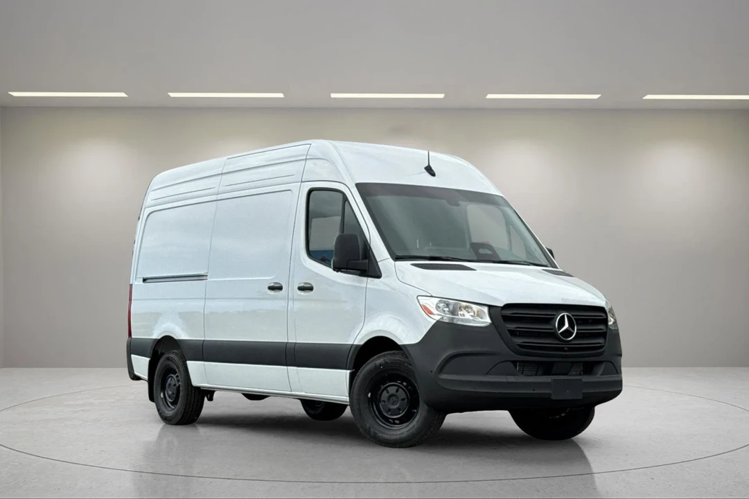2025 Mercedes-Benz VS30 Sprinter - Image 2 of 12
