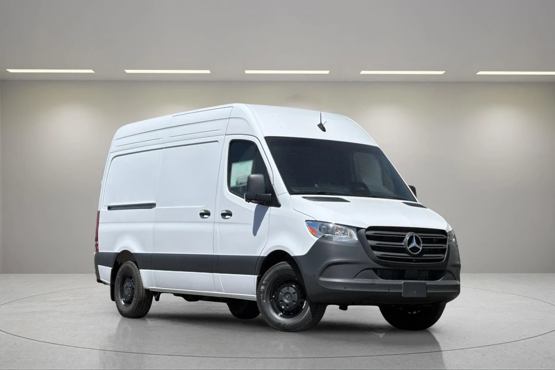 2025 Mercedes-Benz VS30 Sprinter - Image 2 of 12