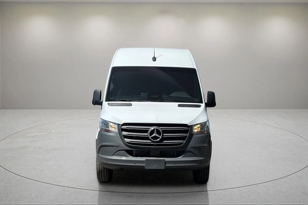 2025 Mercedes-Benz VS30 Sprinter - Image 9 of 12
