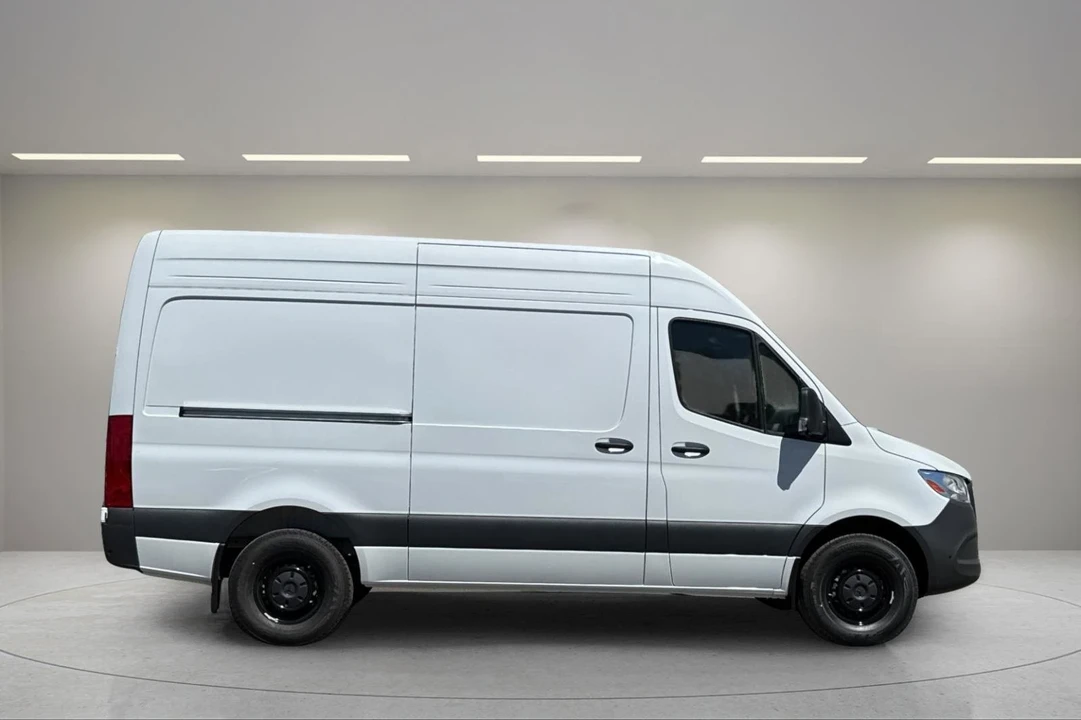 2025 Mercedes-Benz VS30 Sprinter - Image 3 of 12