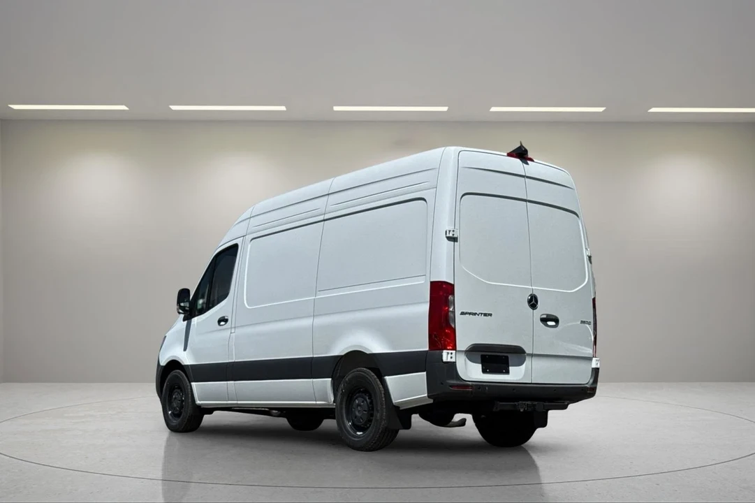 2025 Mercedes-Benz VS30 Sprinter - Image 6 of 12